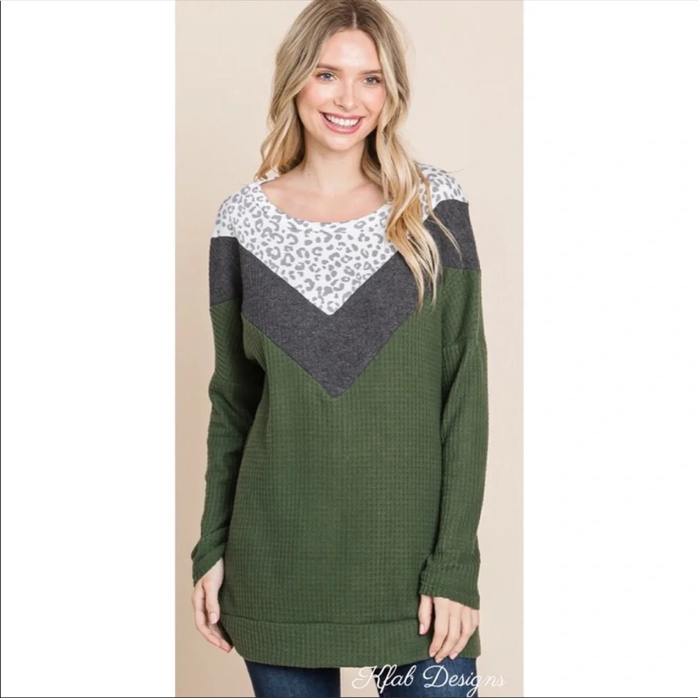 ❤️LAST! Leopard Waffle Knit Color Block Top! - Picture 4 of 5